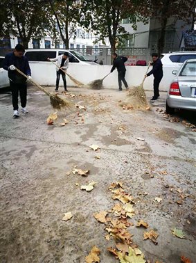 濮阳市自来水公司持续开展“城市清洁日”活动1